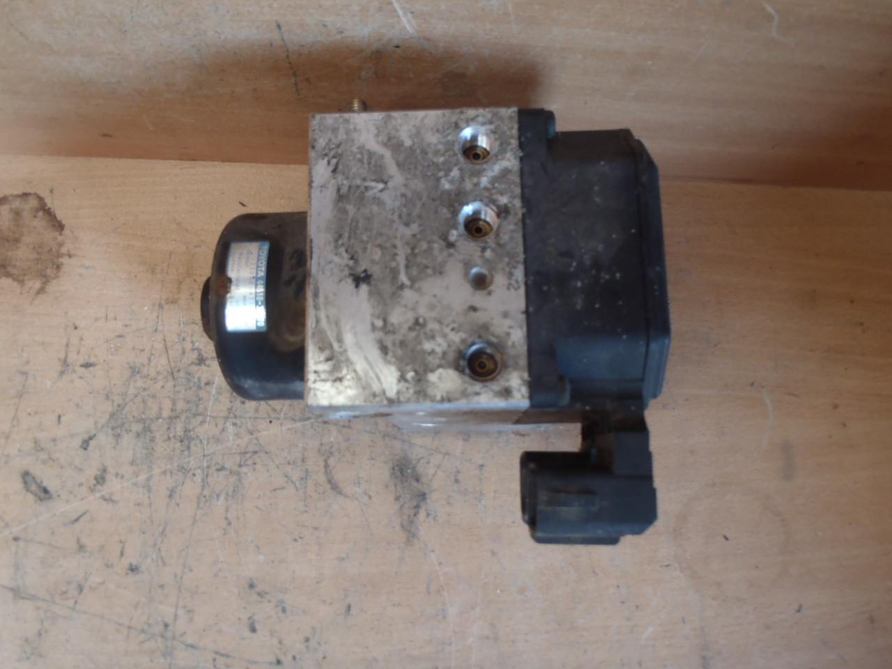 Motorek ostřikovače