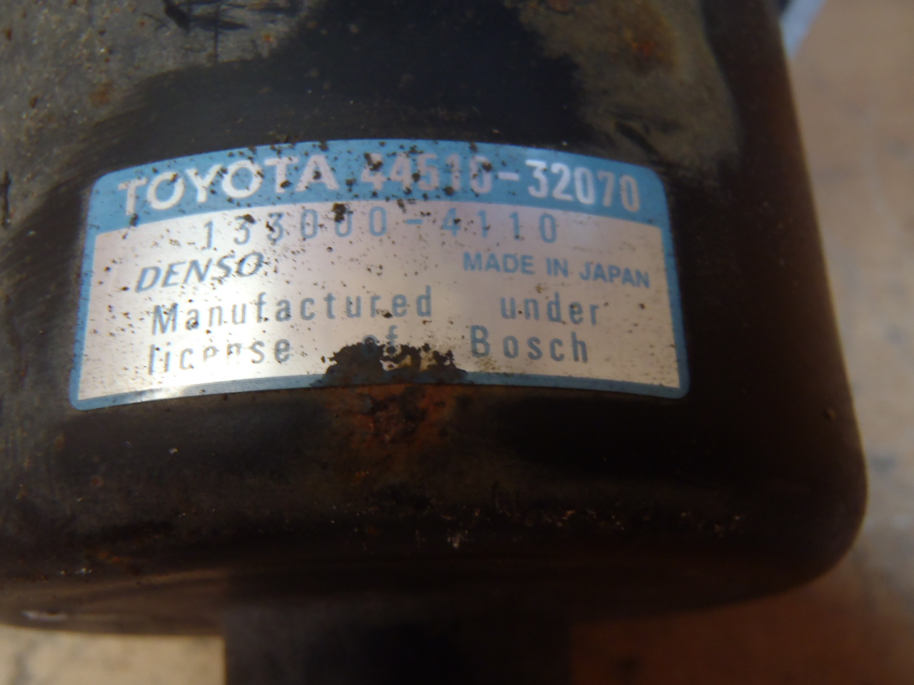 Motorek ostřikovače