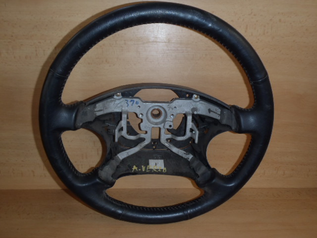 Volant Toyota Avensis Verso