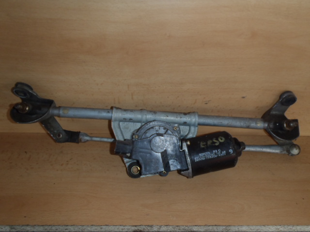 Motorek stěračů Toyota Yaris Verso