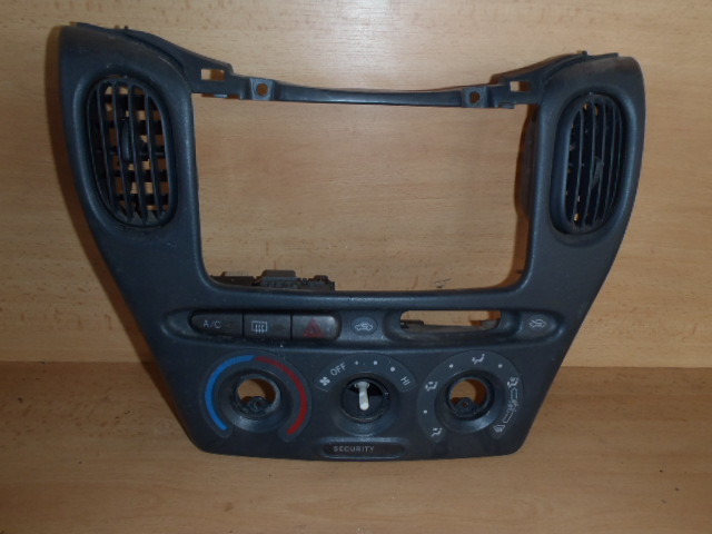 Panel  Toyota Yaris Verso