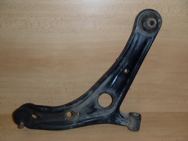 Rameno Toyota Yaris Verso P