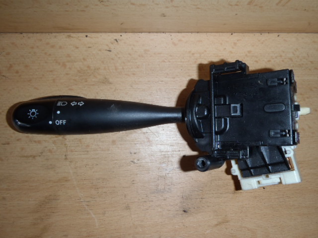 Ovládání světel Toyota Yaris Verso 