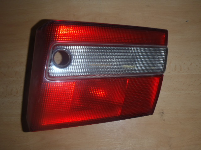 Zadní světlo Carina E P. 1992-1994 do dveří