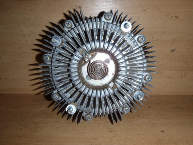 Viskozní spojka Hilux