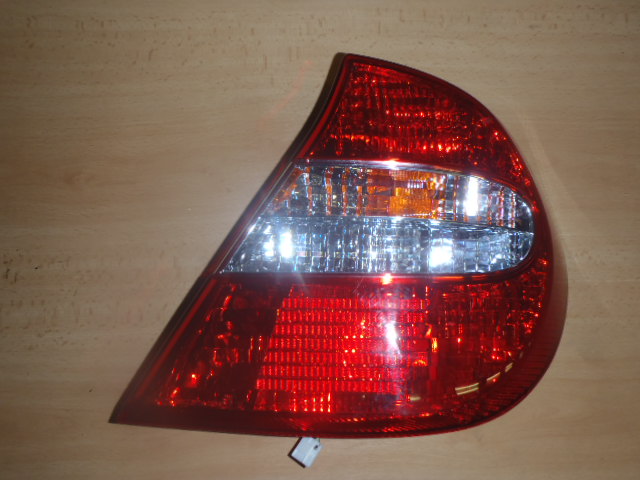 Zadní světlo Camry P.2000-2005