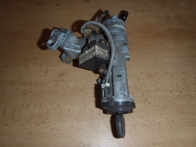 Spínačka s klíčem