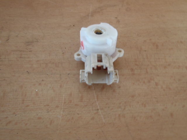 Oříšek pod spínačku