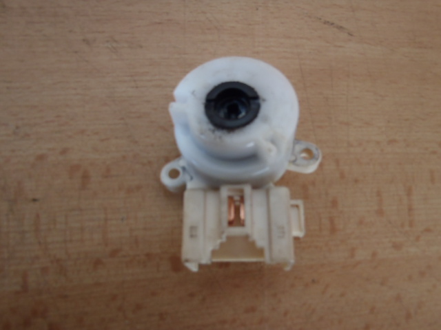 Oříšek pod spínačku