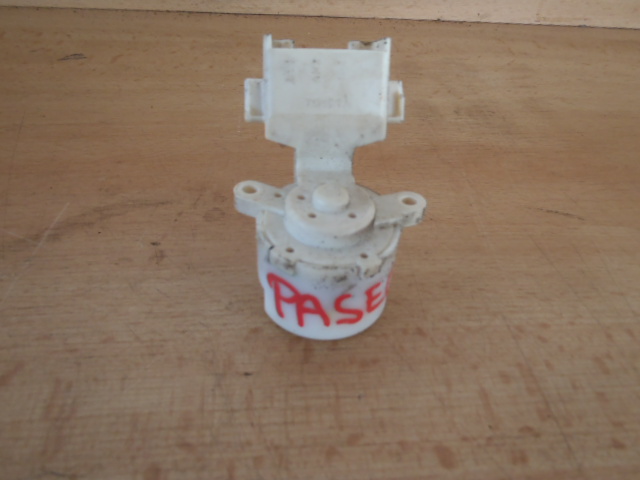 Oříšek pod spínačku