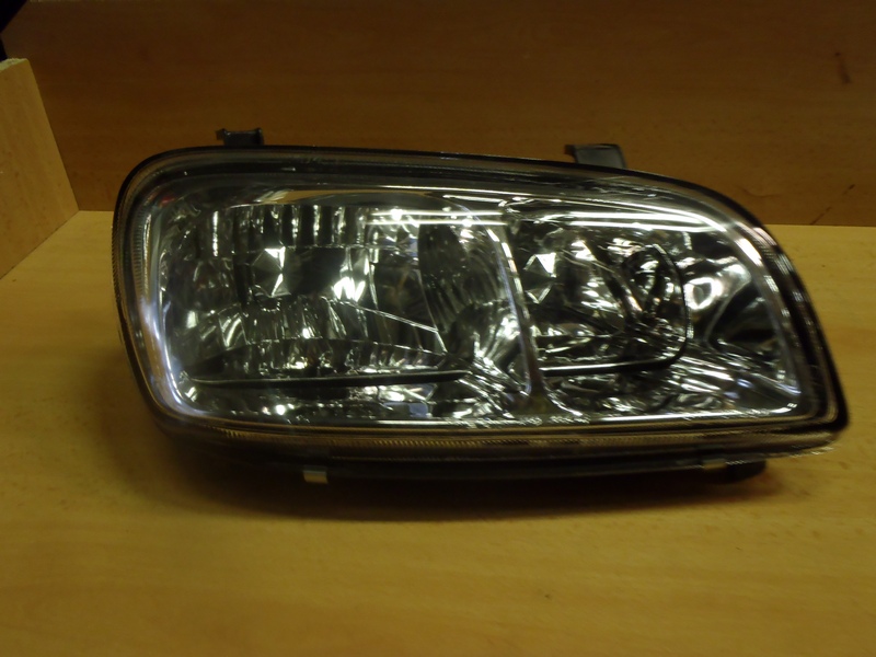 Přední světlo RAV4 P.1998-2000
