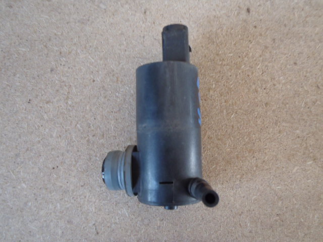 Motorek ostřikovače