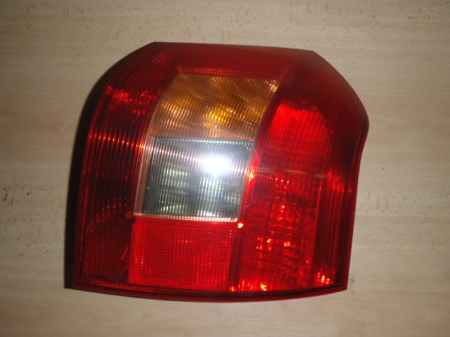 Zadní světlo Corolla P.2002-2004 hatchback