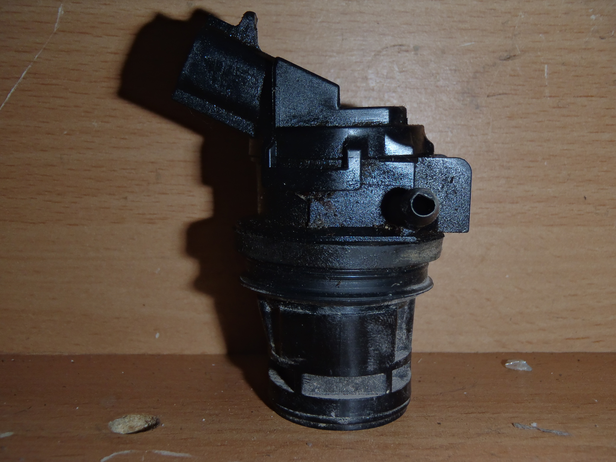 Motorek ostřikovače