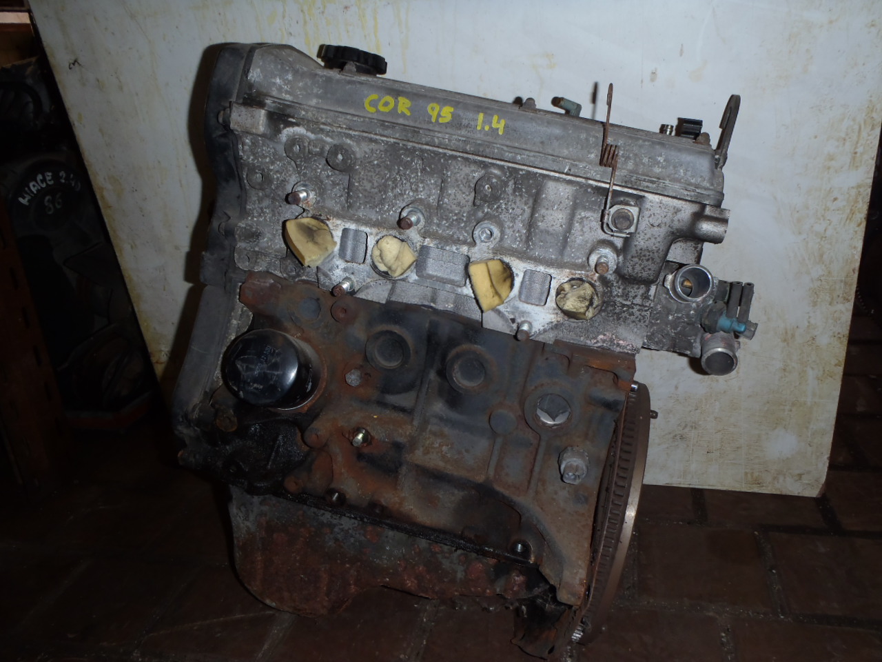 Motor 1.4i kód 4E-FE 