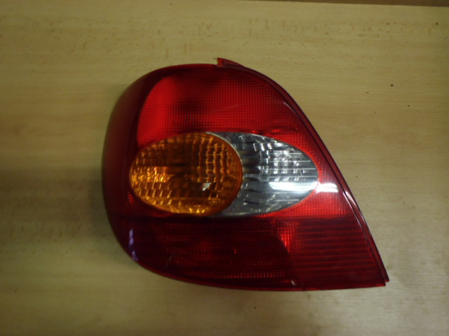 Zadní světlo Avensis L. liftback 1998-2000