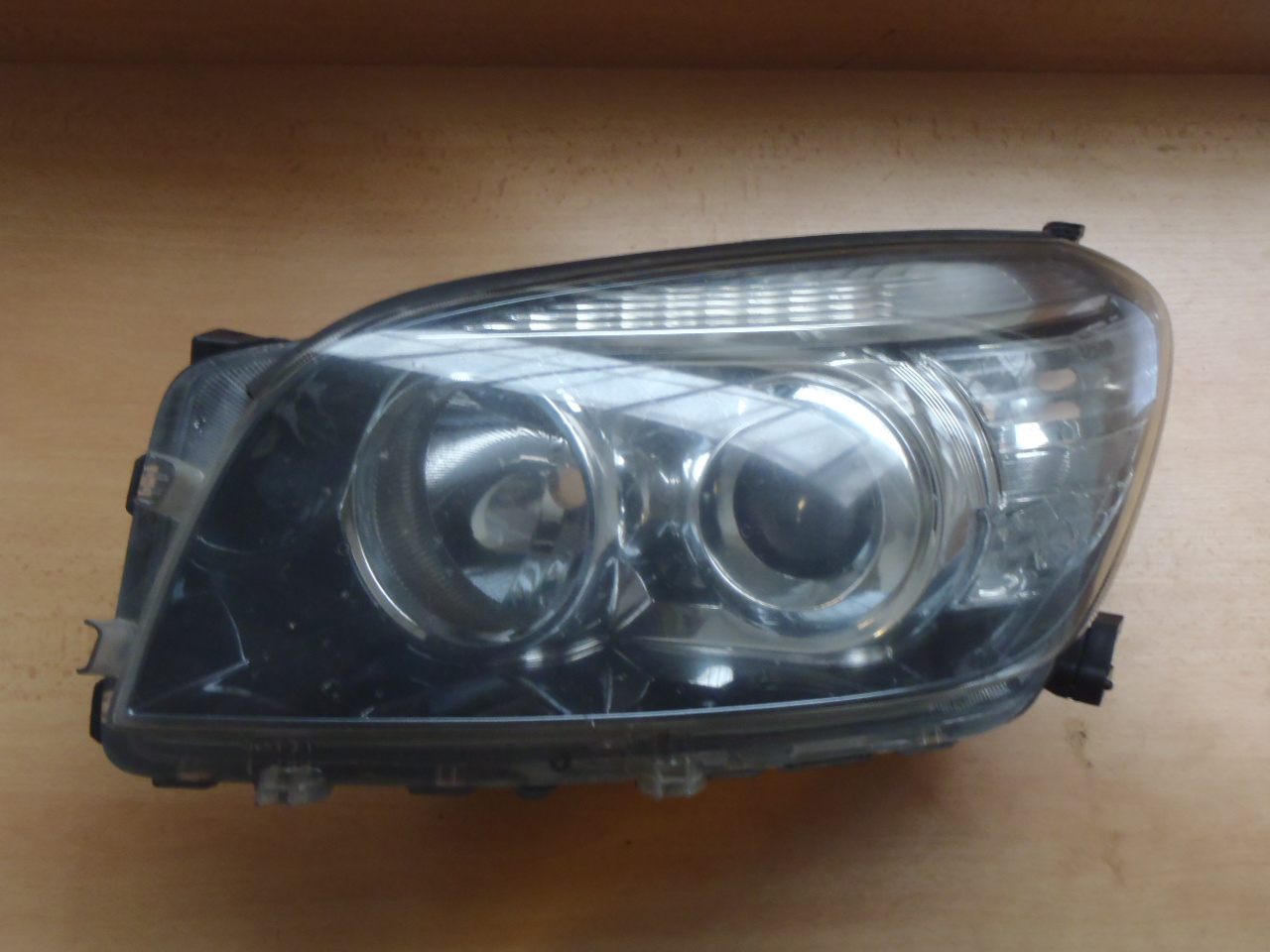 Přední světlo RAV4 L 2006-2008