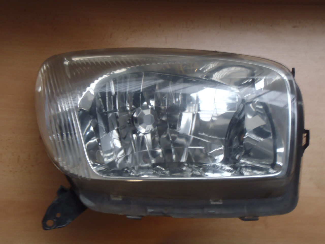 Přední světlo RAV4 P.2000-2003