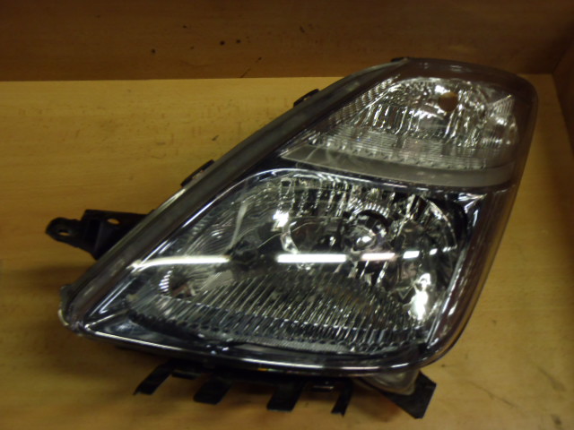 Přední světlo Prius L. 2003-2009
