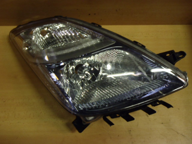 Přední světlo Prius P. 2003-2009