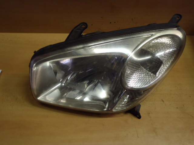 Přední světlo RAV4 L. 2003-2005