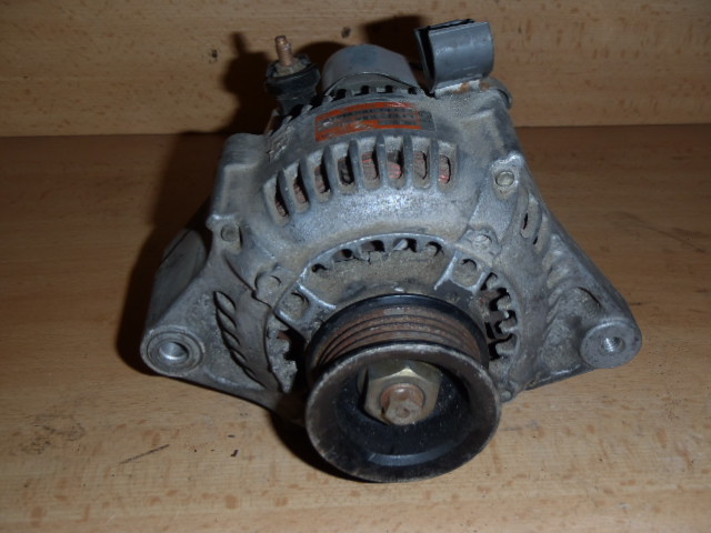 Alternátor Camry 2.2i