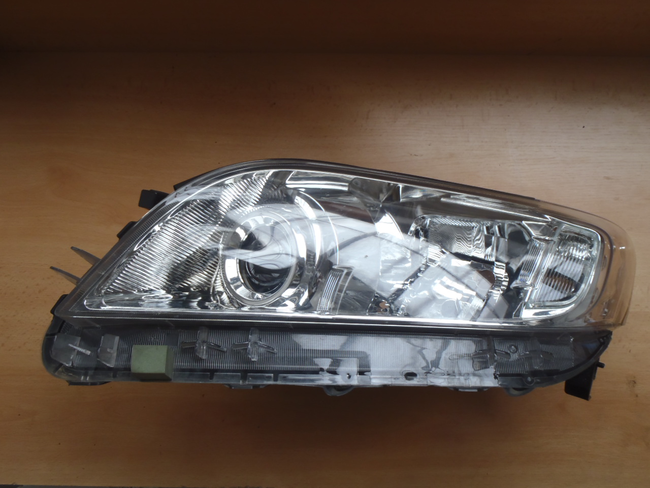 Přední světlo RAV4 L. facelift