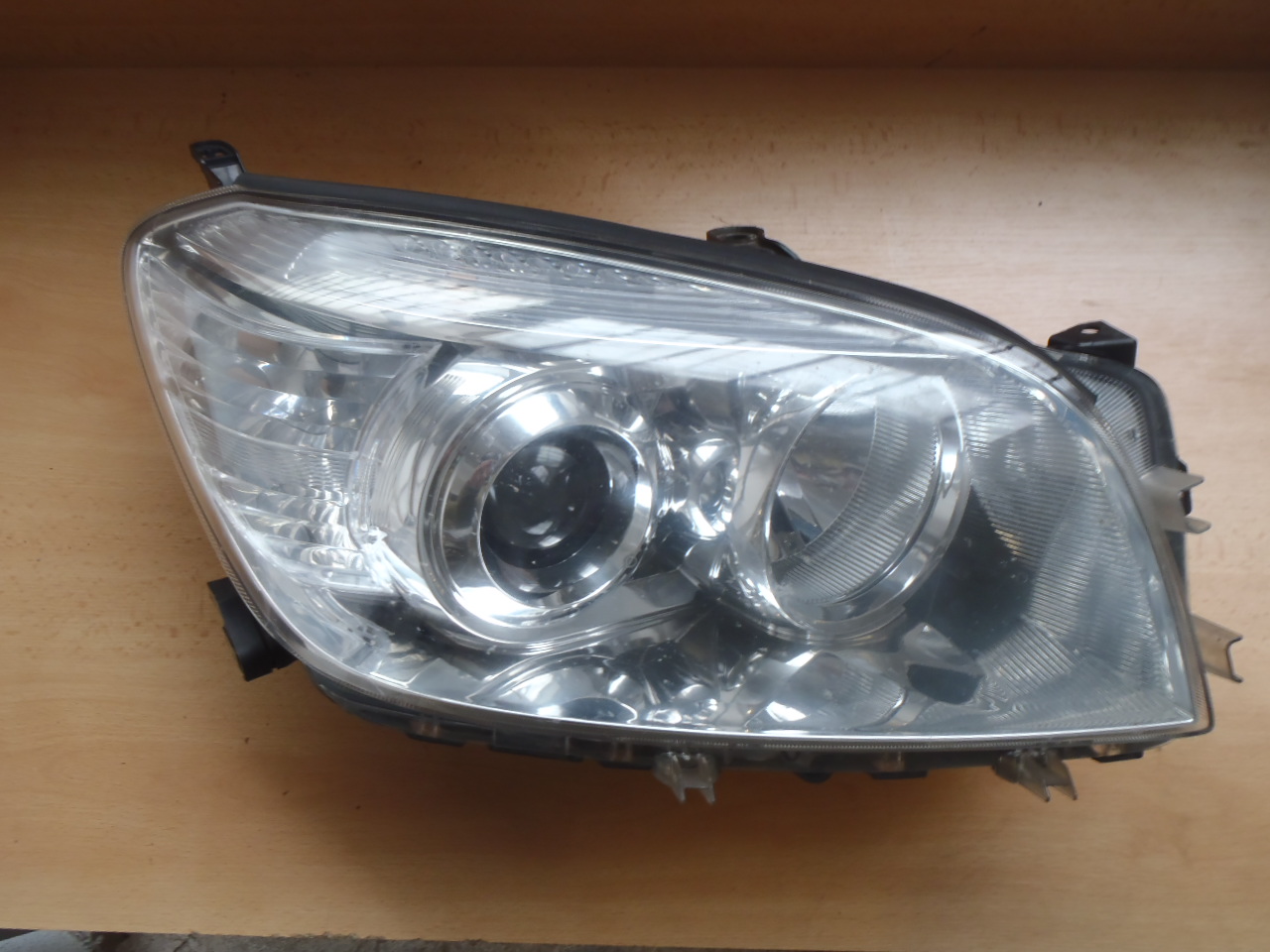 Přední světlo RAV4 P