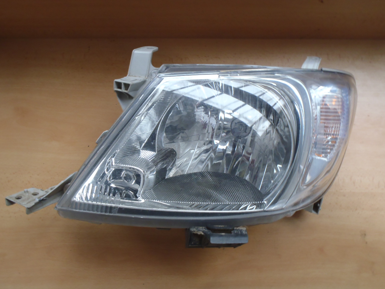 Přední světlo Hilux L.2006-2010