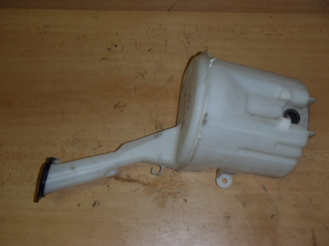 Nádobka ostřikovačů Yaris Verso