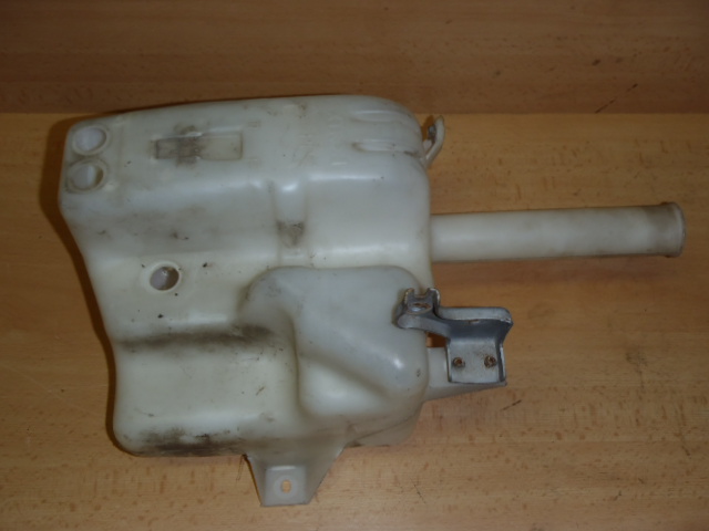 Nádobka ostřikovačů Avensis 1998-2002 combi,liftback