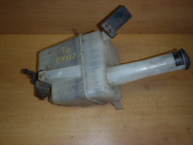 Nádobka ostřikovačů Celica 1990-1993