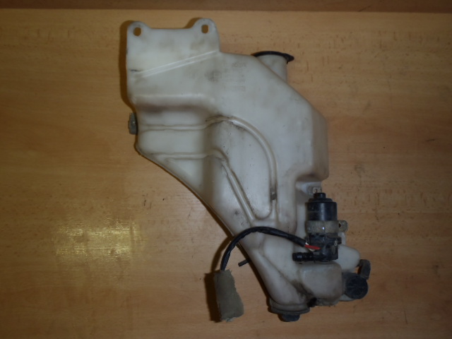 Nádobka ostřikovačů Previa