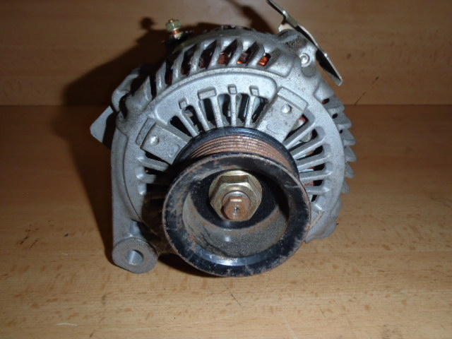 Alternátor Avensis Verso
