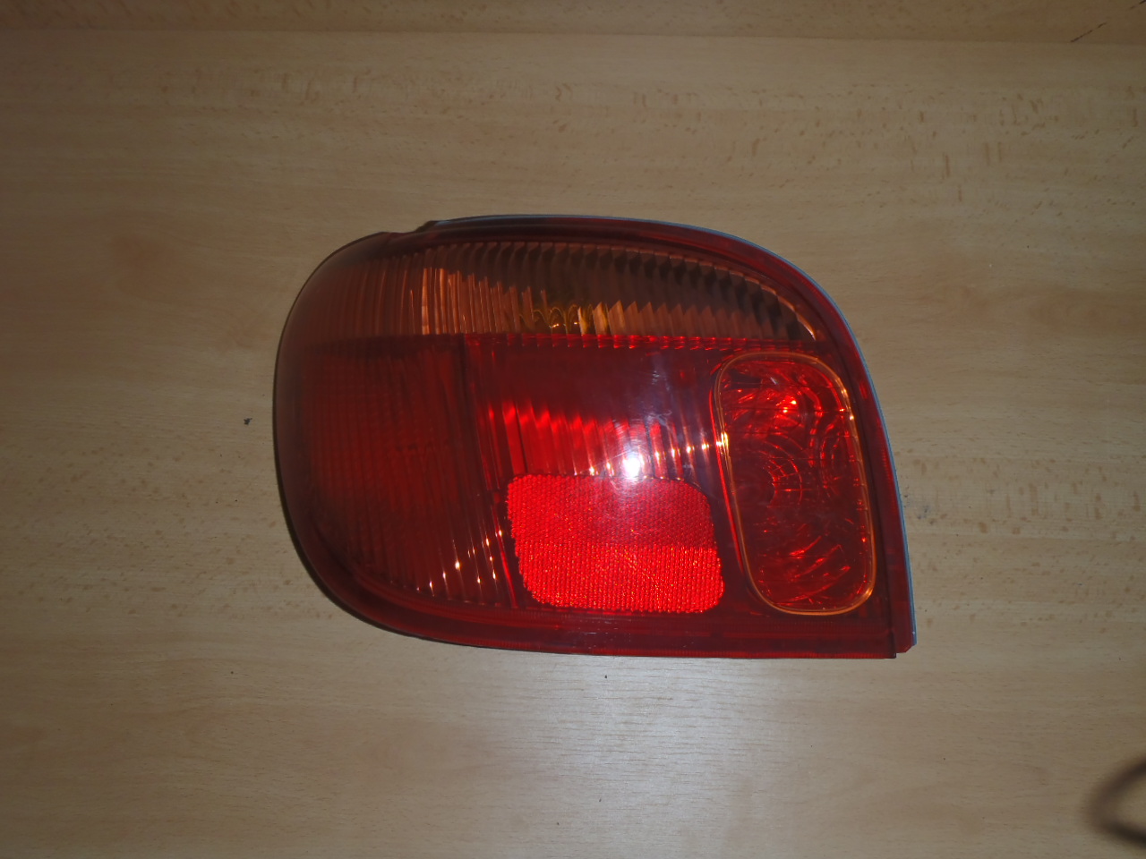 Zadní světlo Yaris L.2002-2005 Francouz facelift