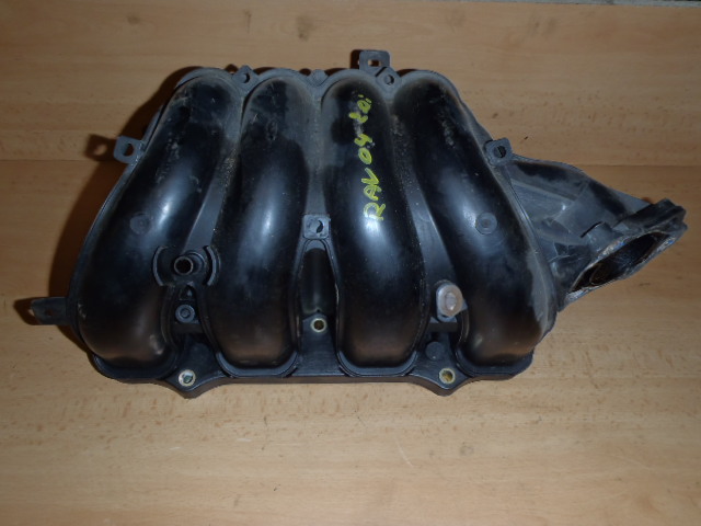 Sání motoru RAV4 2.0 VVT-i