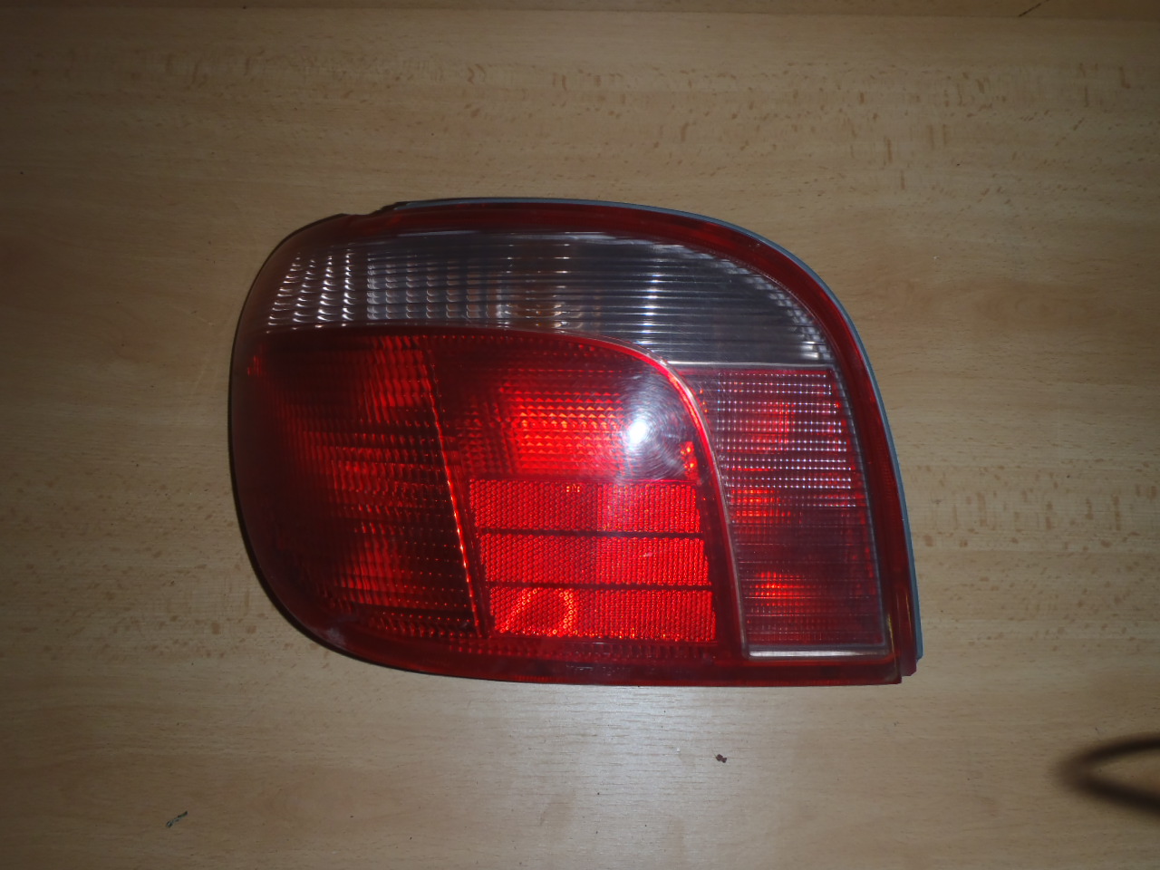 Zadní světlo Yaris L.1998-2002