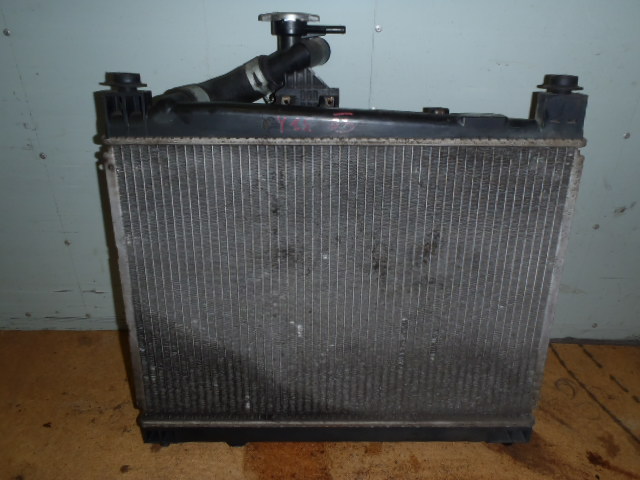 CHladič Yaris 1.5i sport