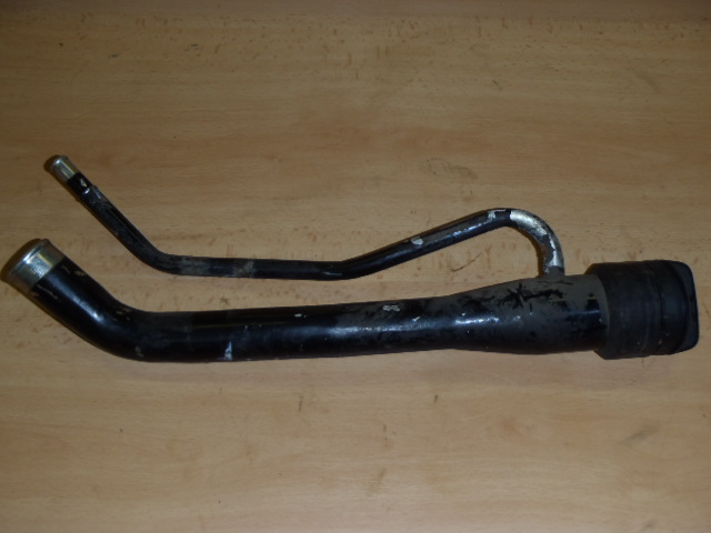 Nalévací hrdlo Toyota Hilux 