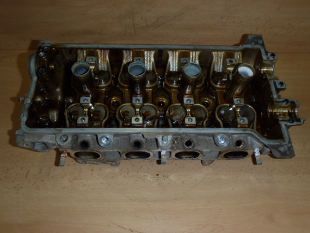 Hlava motoru Toyota Corolla 1.4i 1997-2000