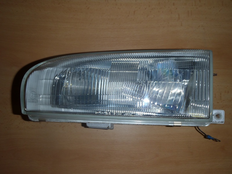 Přední světlo Corolla L.1992-1997 liftback