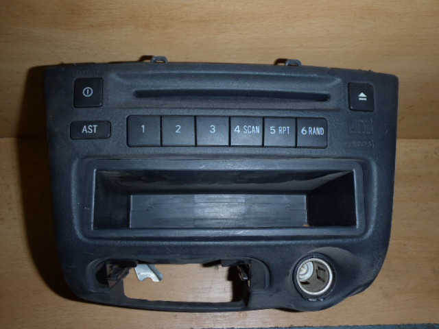 Originální CD  Rádio Toyota Yaris 2002-2006 Francie