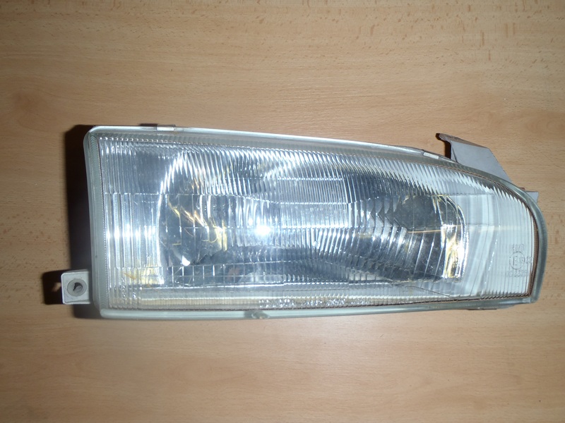 Přední světlo Corolla P. 1992-1997 liftback