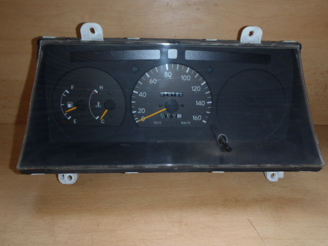 Přístrojová deska Toyota Hiace H24