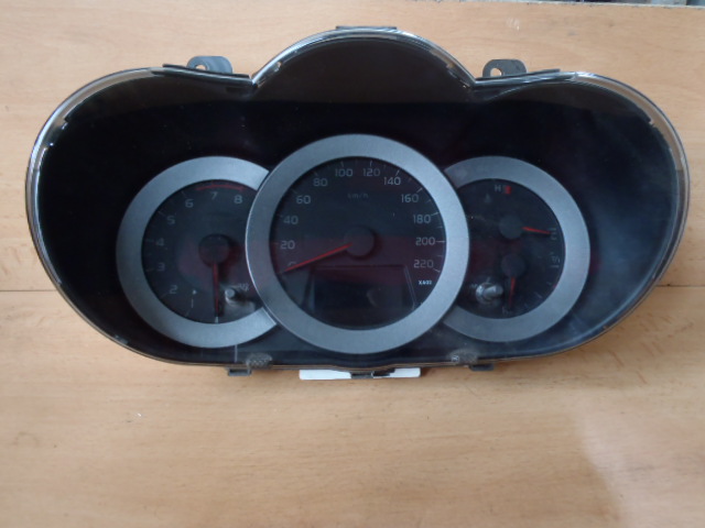 Přístrojová deska Toyota RAV4 XA02 automat