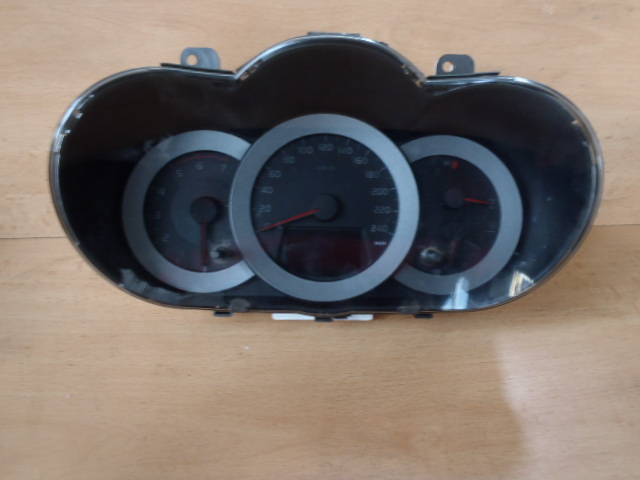 Přístrojová deska Toyota RAV4 XA04