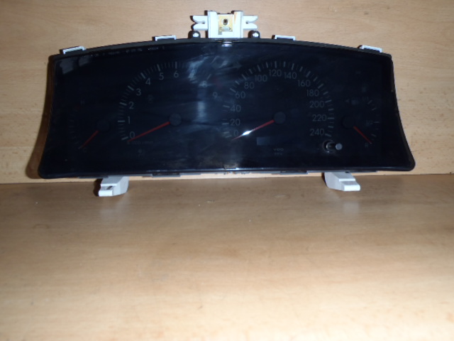 Přístrojová deska Toyota Corolla E70-a