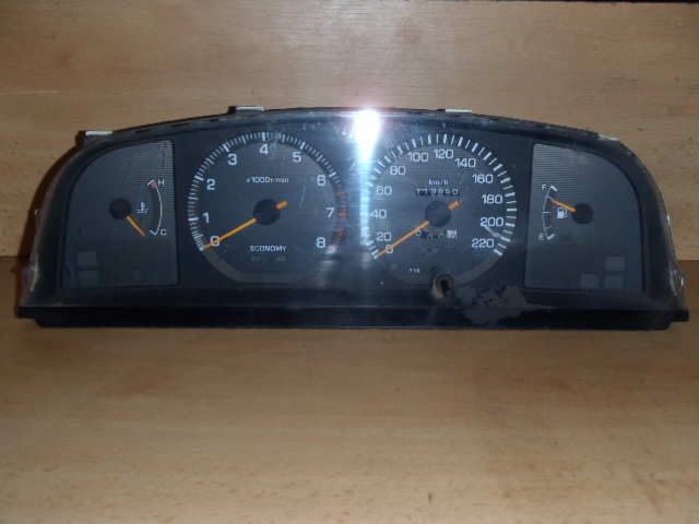 Přístrojová deska Toyota Carina II T13