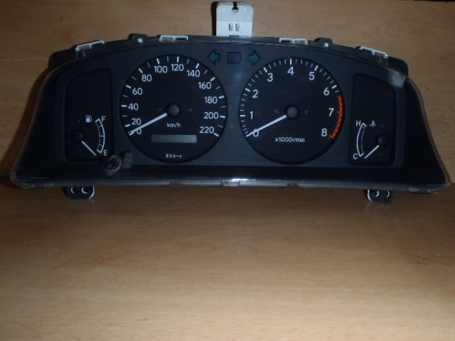 Přístrojová deska Toyota Corolla E54-c