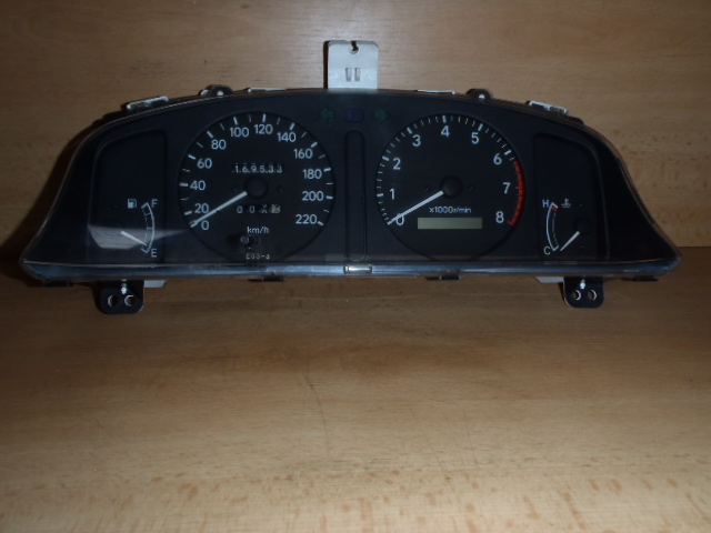 Přístrojová deska Toyota Corolla E53-a